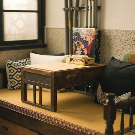 Funnan Guesthouse Tainan Buitenkant foto